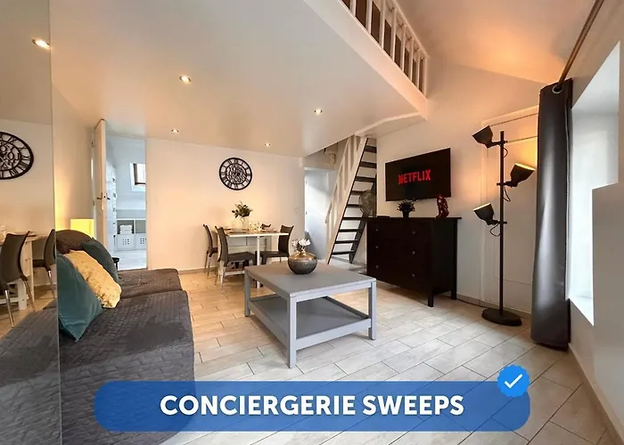 Cozy In - 150 M From The Castle